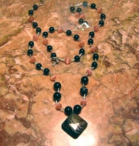 Black Onyx & Pink Cat's Eye [120]